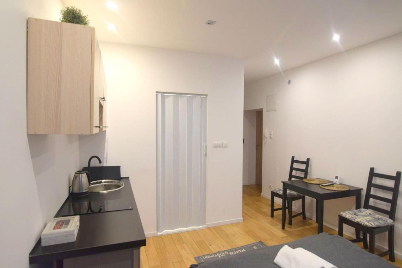 Topolowa Apartments - Self Check In - Next To Main Rail, 10 Min To Main Square Cracovia Exterior foto
